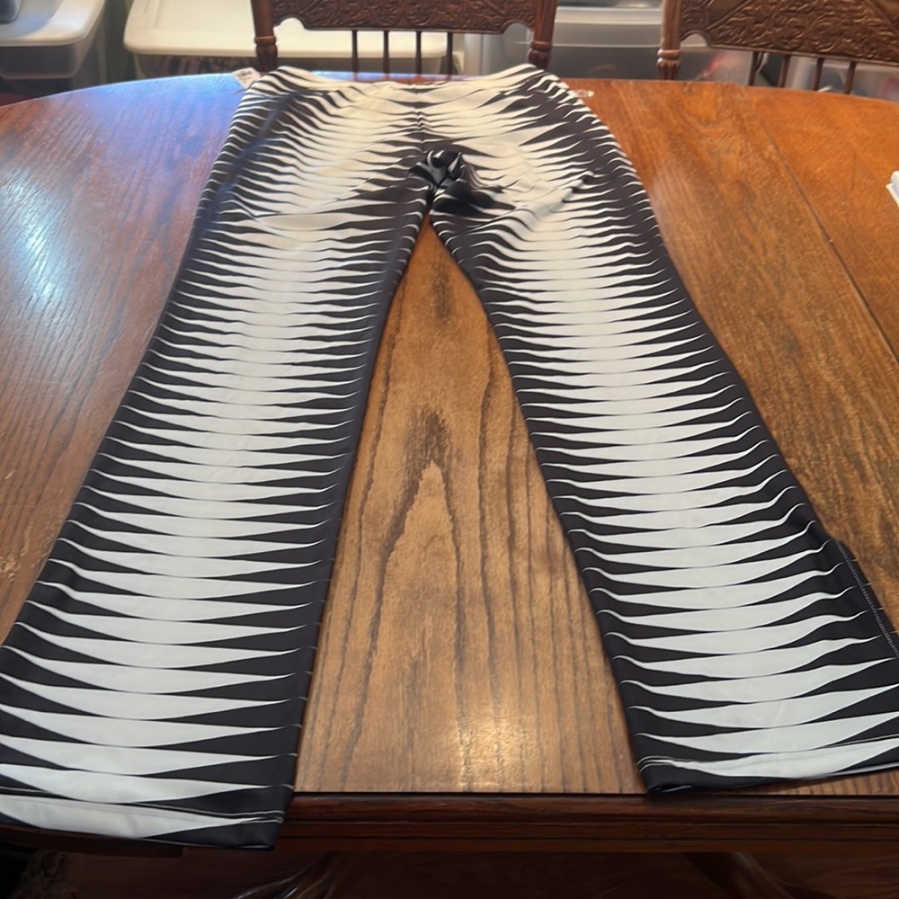 Akira Fun Zebra Print Pants With Slit At Cuff Bottom XL - Picture 8 of 9
